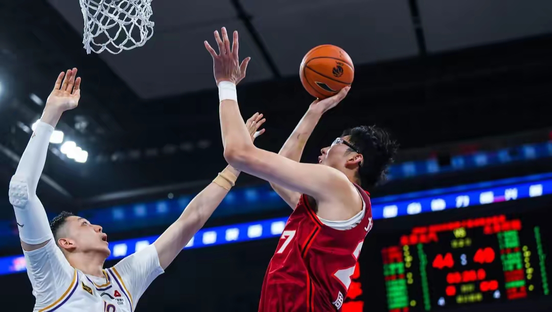 开云网站广厦男篮发布备战花絮,国际比赛日遗憾出局,欧超杯任务艰巨,身体对抗强度拉满的简单介绍