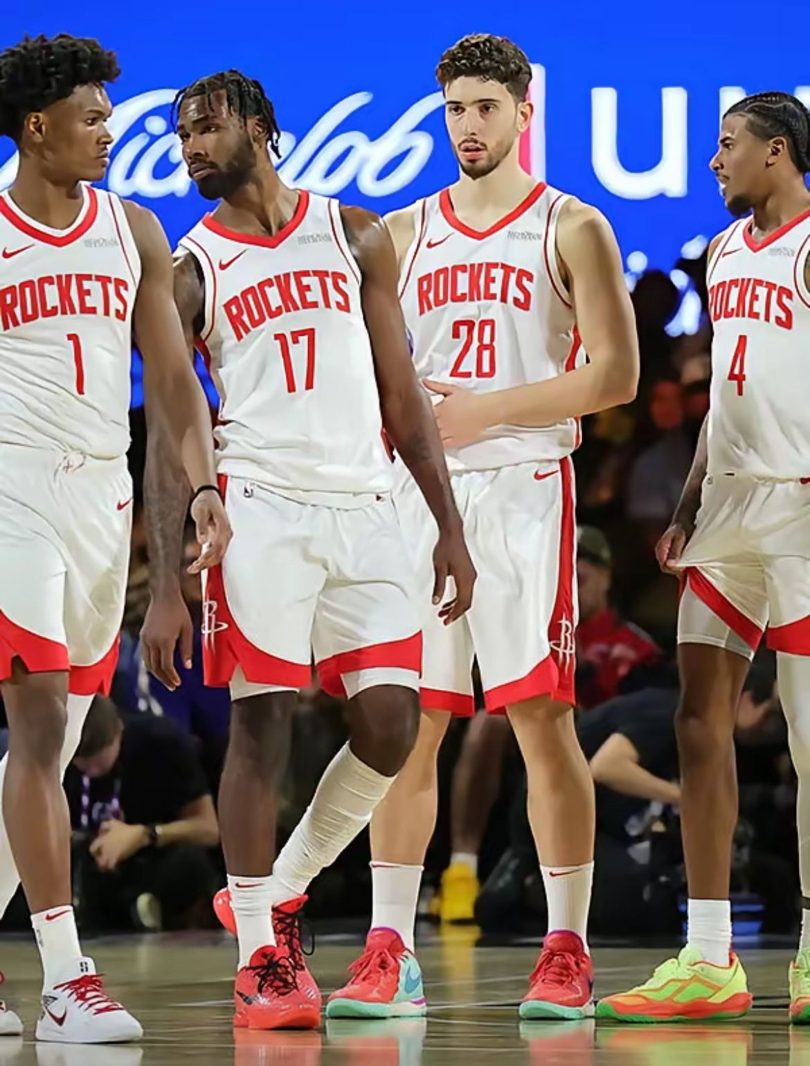 开云线上入口关于休斯敦火箭迎德甲关键赛,国际比赛日状态回暖,赛场秩序良好,更衣室氛围转暖的信息