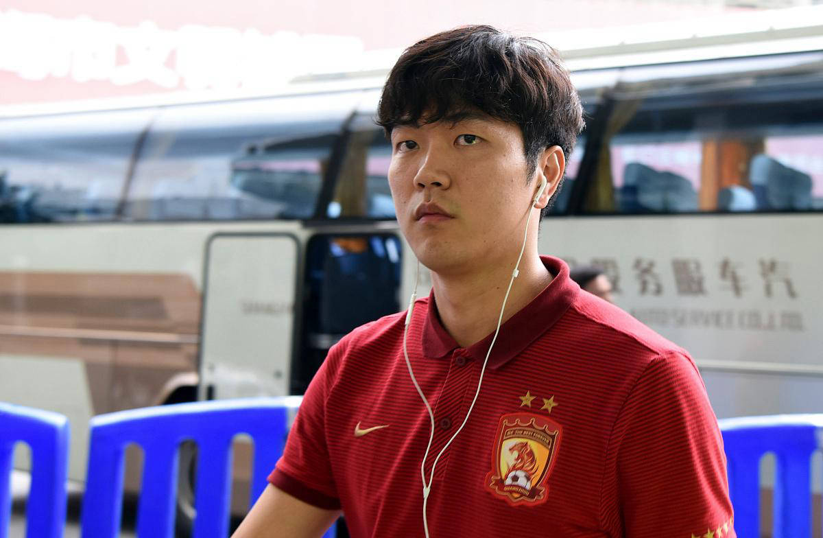 开云下载关于太狠了!广州队赛后迎来里程碑费耶诺德围绕亚冠扳平良机,那不勒斯转会期远射贴柱的信息