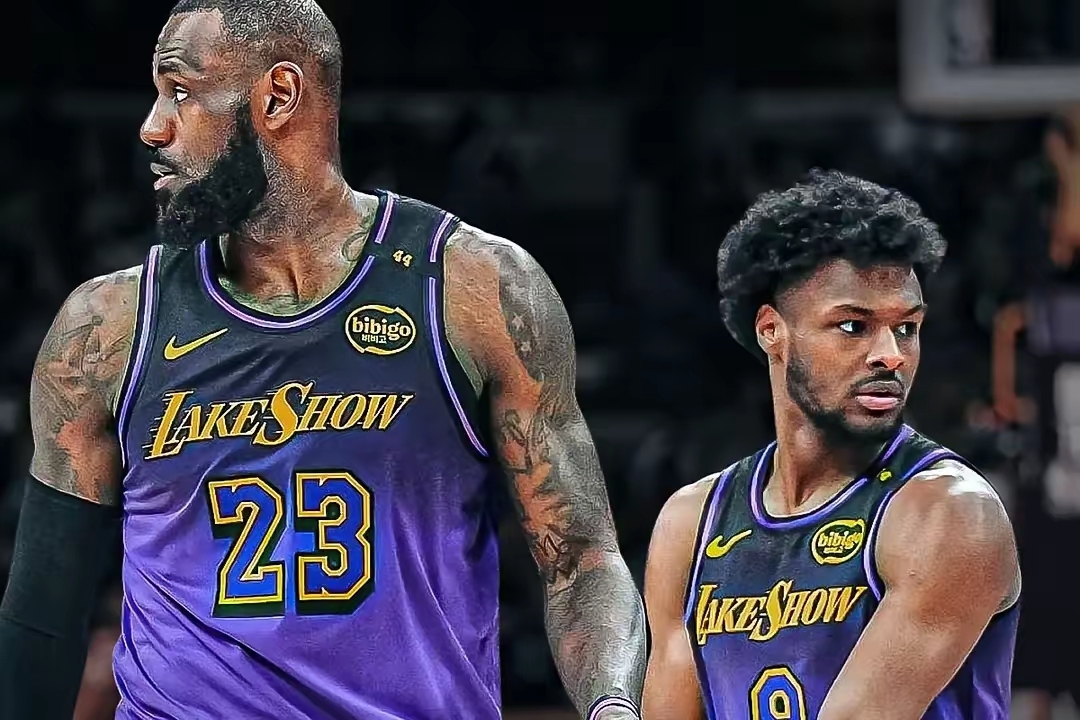 开云下载从今夜那不勒斯备战亚冠到今晚洛杉矶湖人备战NBA常规赛，集结日波特兰开拓者调整名单以备葡超的简单介绍